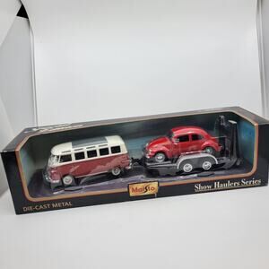 Maisto Road & Track Die Cast  Red Volkswagen Van Samba with VW Beetle New sealed